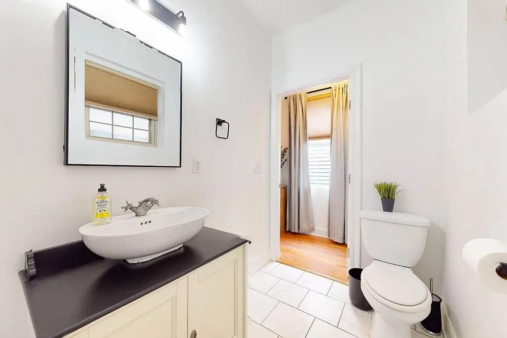 Private Home-Backyard-Parking Near Nulu Downtown Louisville
